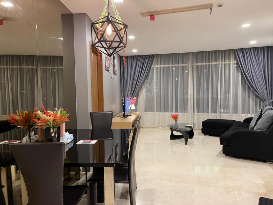 Vortex Suites Klcc By Nadia Guesthouse Куала-Лумпур Экстерьер фото