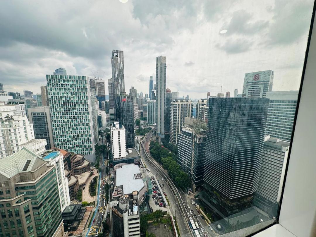 Vortex Suites Klcc By Nadia Guesthouse Куала-Лумпур Экстерьер фото